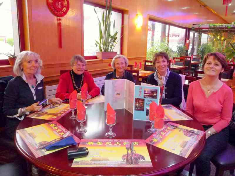 03_P1080361 (Leloup).jpg - ... les femmes de l'autre...